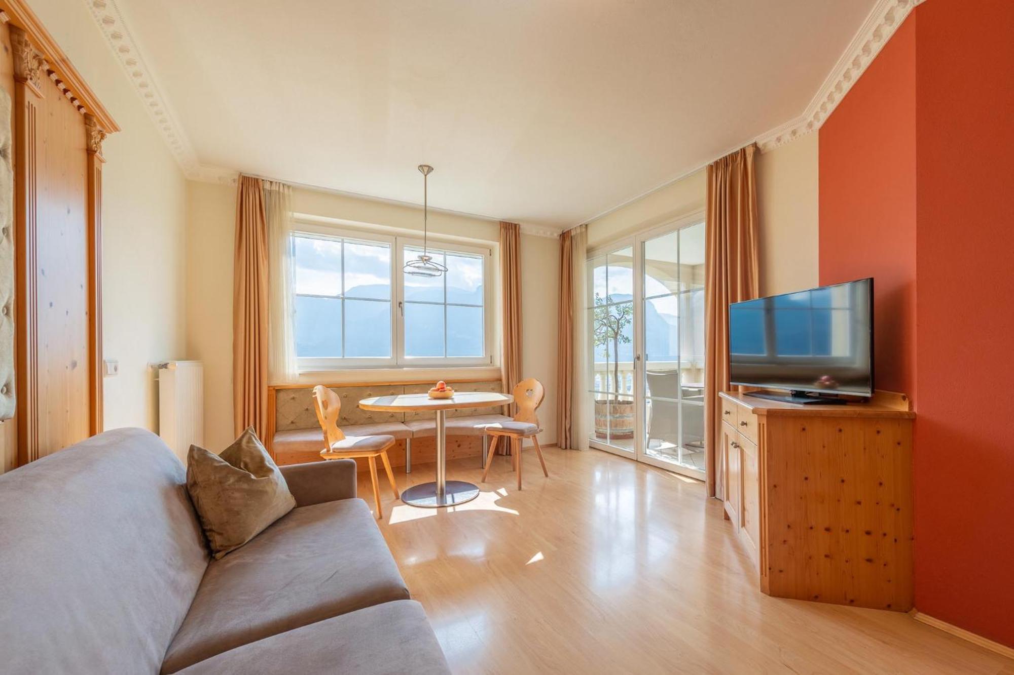 Panorama Aparthotel Tramin an der Weinstraße Buitenkant foto