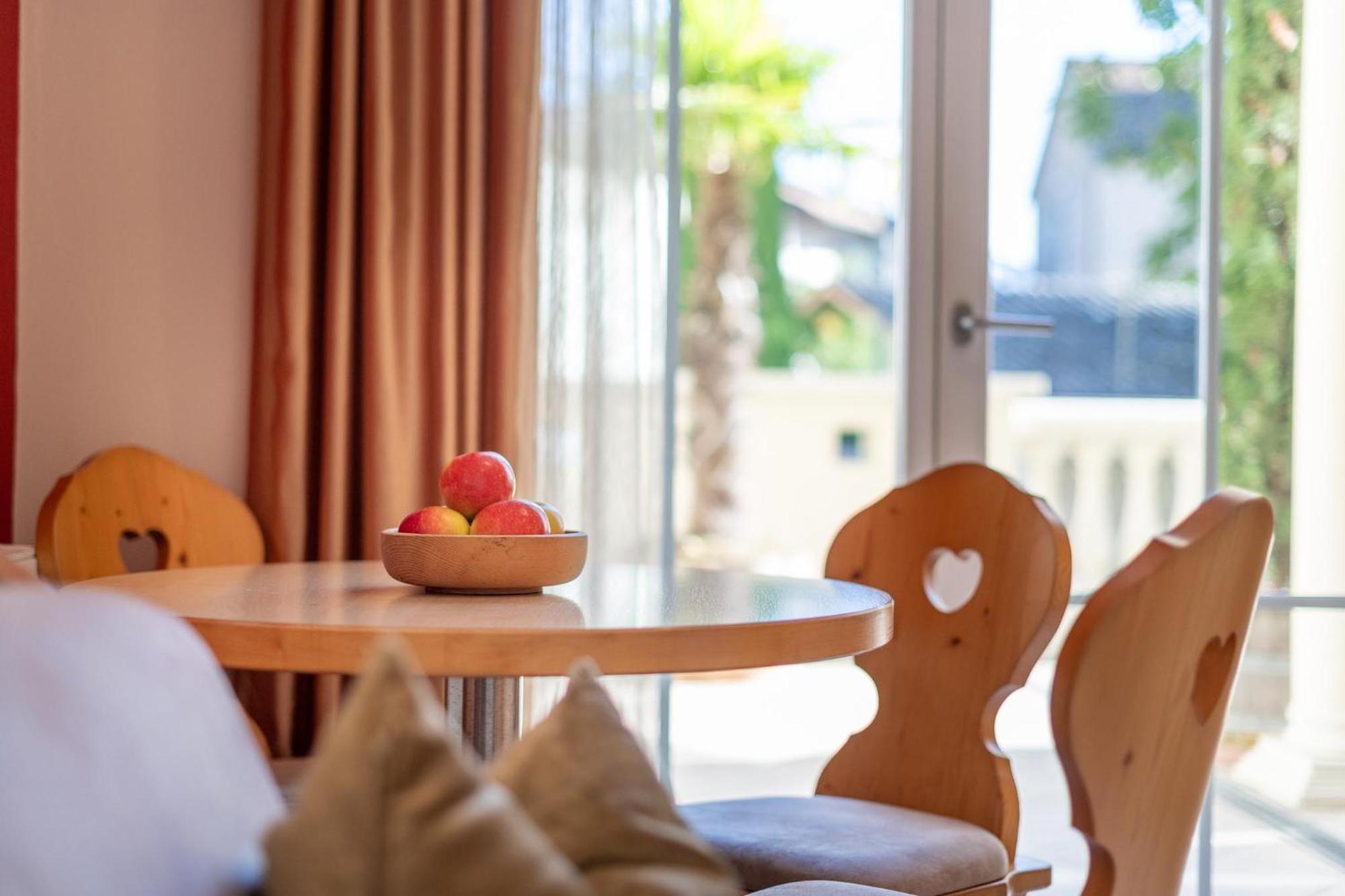Panorama Aparthotel Tramin an der Weinstraße Buitenkant foto