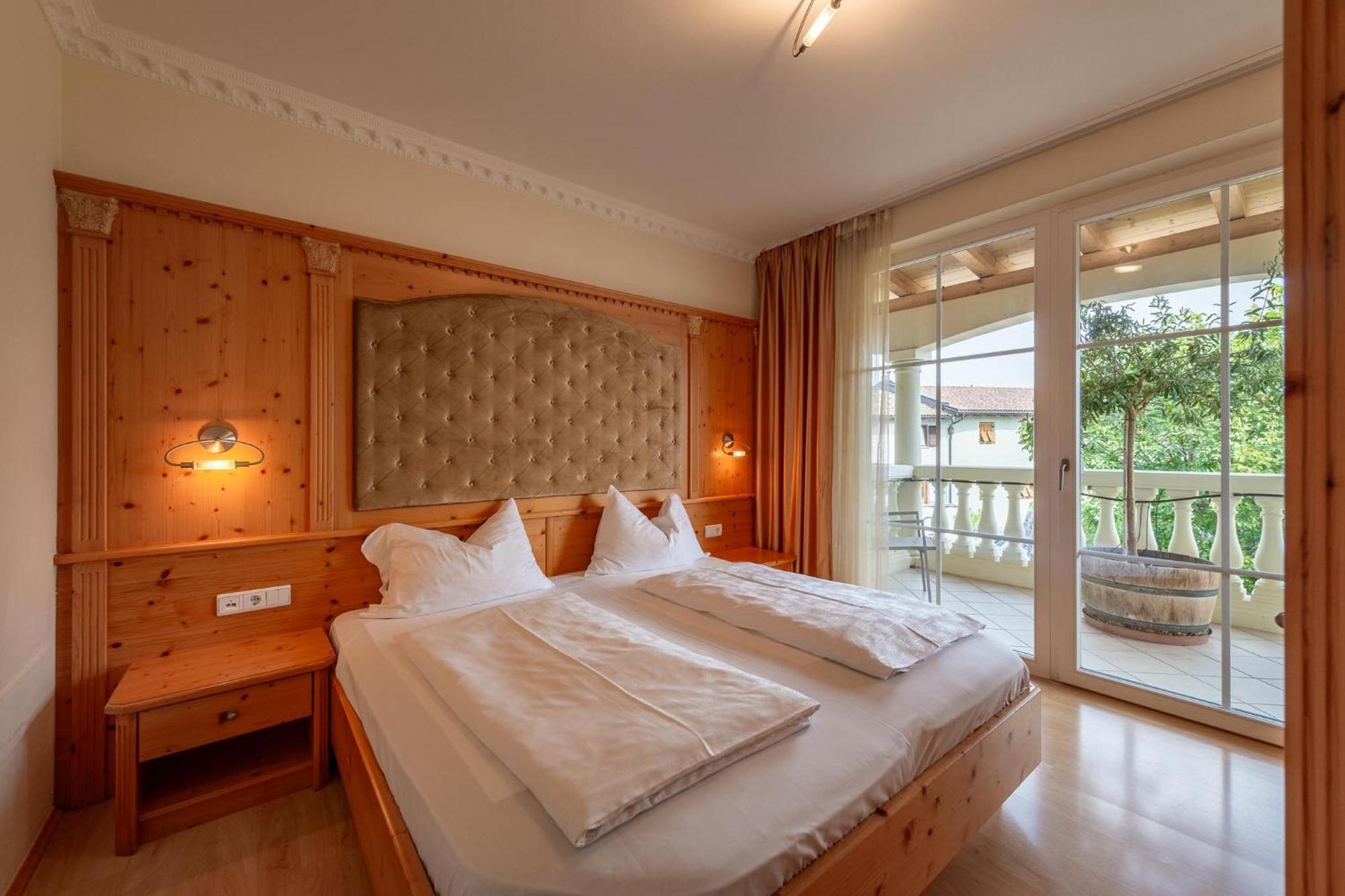 Panorama Aparthotel Tramin an der Weinstraße Buitenkant foto