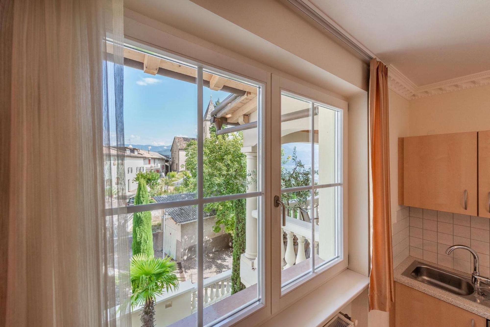 Panorama Aparthotel Tramin an der Weinstraße Buitenkant foto
