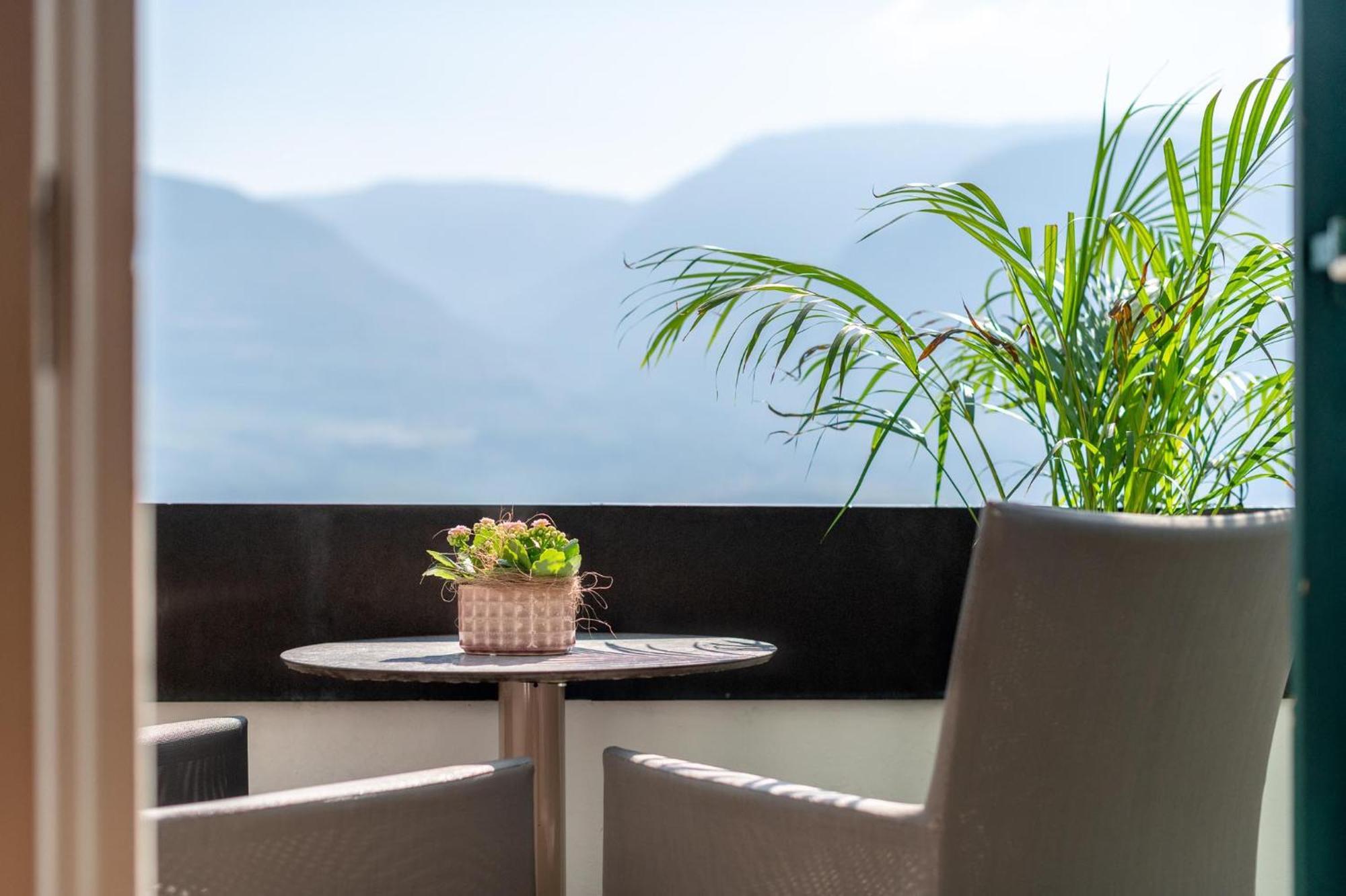 Panorama Aparthotel Tramin an der Weinstraße Buitenkant foto