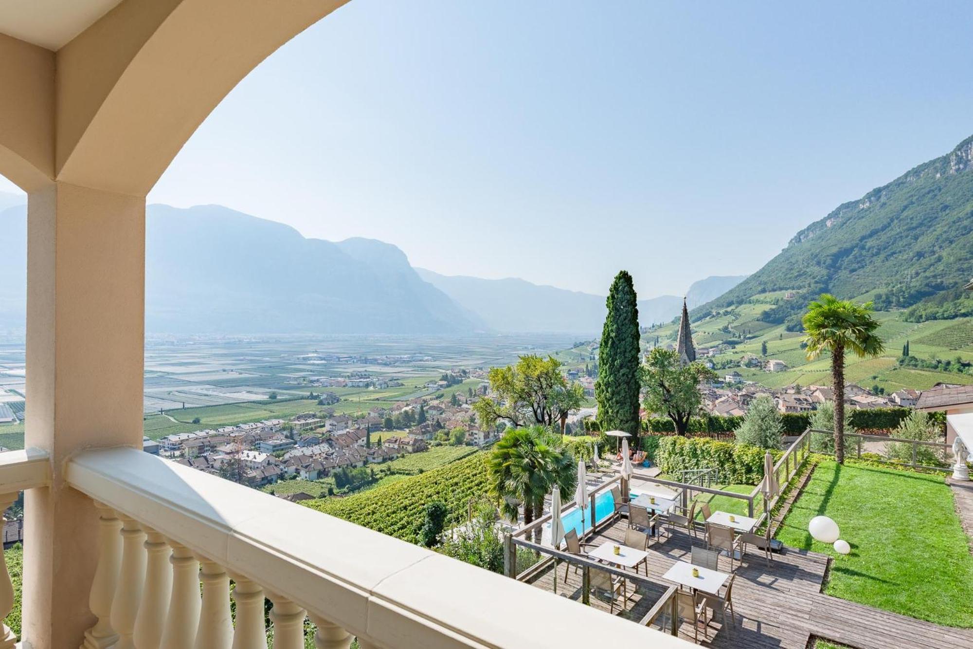 Panorama Aparthotel Tramin an der Weinstraße Buitenkant foto