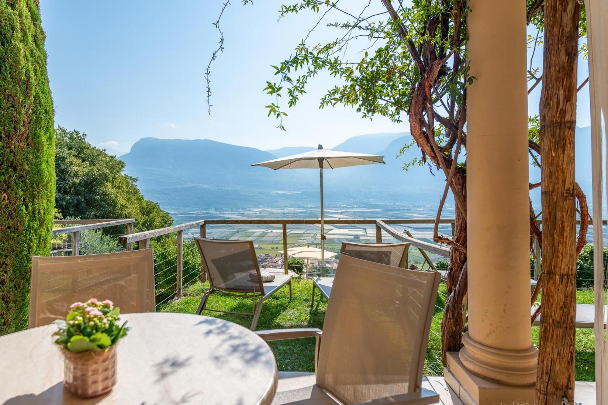 Panorama Aparthotel Tramin an der Weinstraße Buitenkant foto
